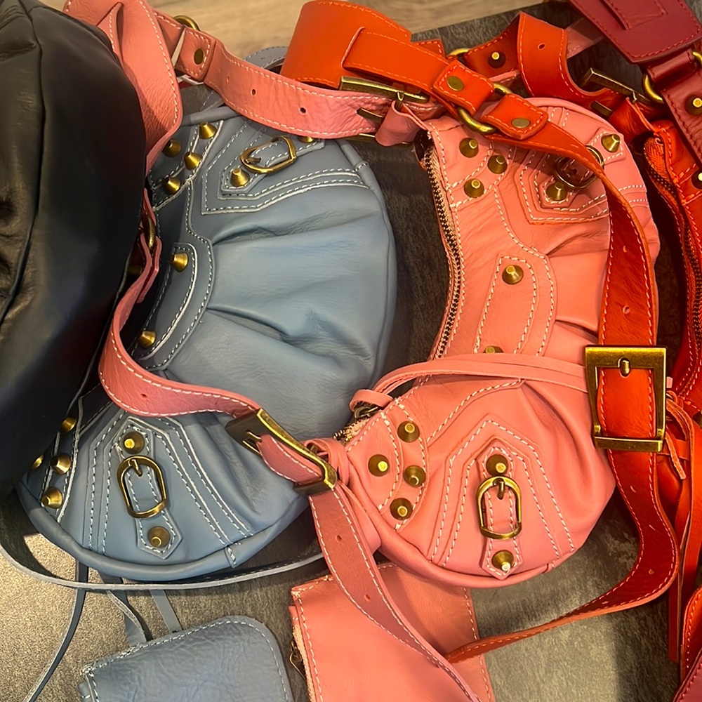 Genuine Leather, Made in Italy Handbag.Black or Blue - Picture 2 of 15